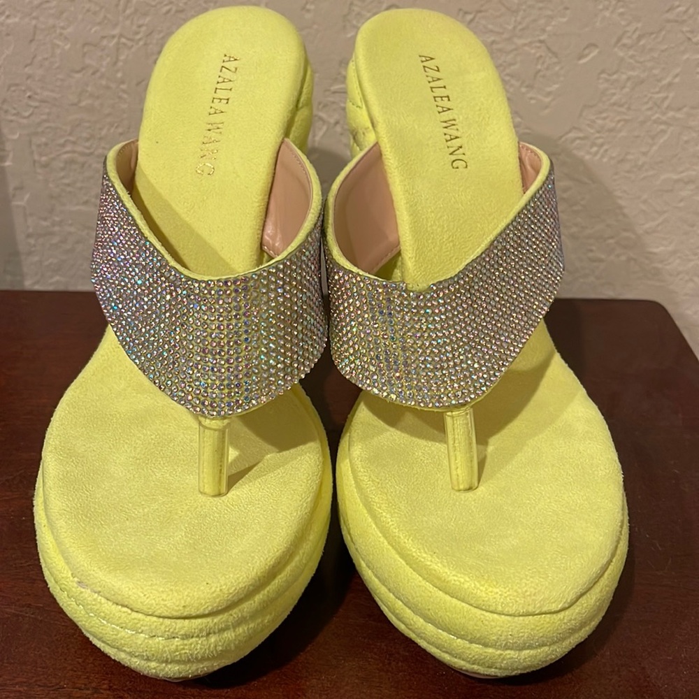 Azalea Wang sandals, new, size 8.